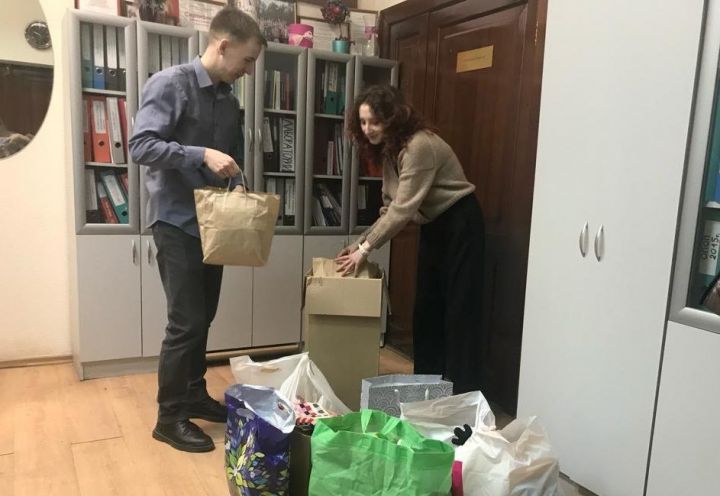 В КФУ открыли пункт приема вещей для вынужденных переселенцев из ДНР и ЛНР