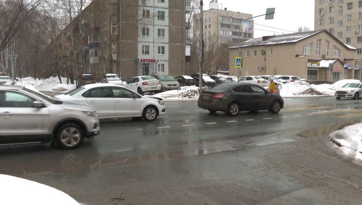 Власти Нижнекамска предложили очистить основные магистрали города от машин