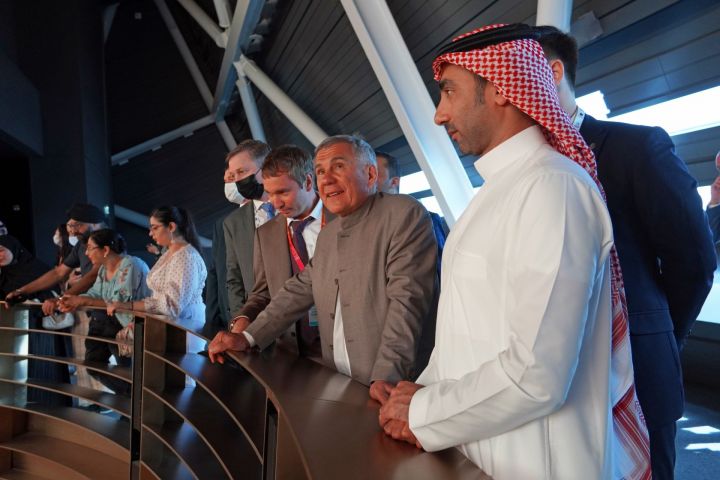 Минниханов в Дубае посетил павильоны Expo 2020