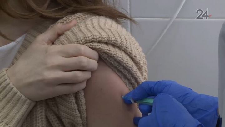 Повторную вакцинацию в Татарстане прошли чуть более 30% привитых полгода назад