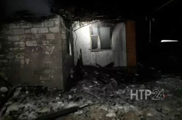 Два человека погибли на пожаре в Нижнекамском районе