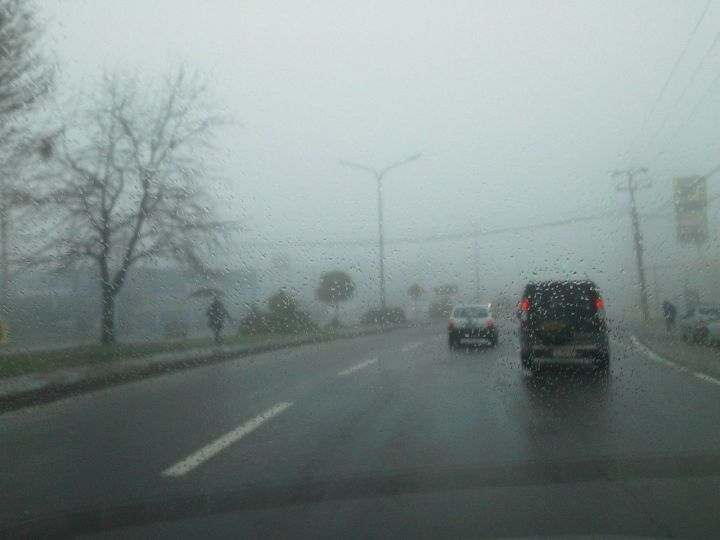 Жителей Казани предупредили, что туман продержится до завтра