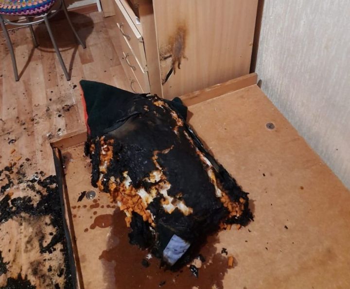 В Челнах из-за возгорания зарядного устройства пострадал 17-летний парень