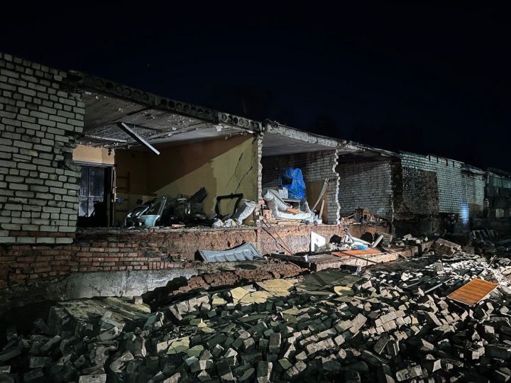 После ливня в Казани рухнула стена в гаражном кооперативе