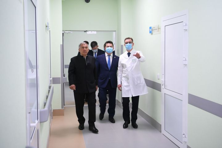 Минниханов посетил новое здание казанского единого туберкулезного диспансера