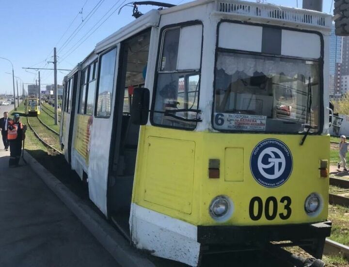 В Челнах трамвай сошел с рельсов - пострадали мальчик и девочка