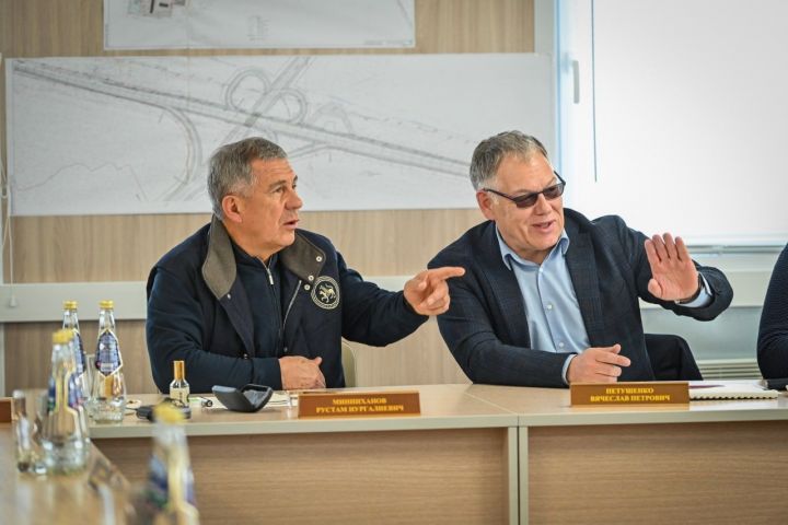 Минниханов провел совещание по строительству трассы М-12
