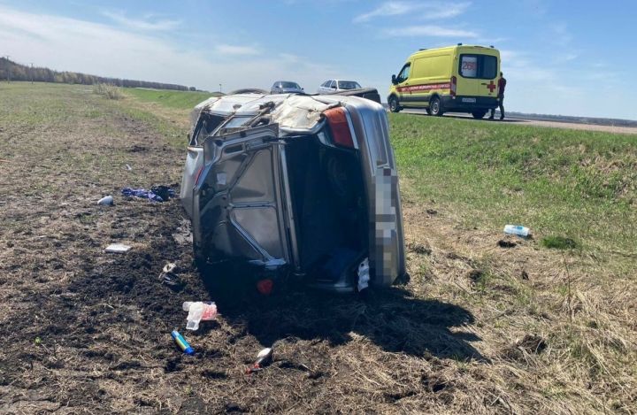 В Татарстане водитель легковушки погиб, вылетев с трассы в кювет