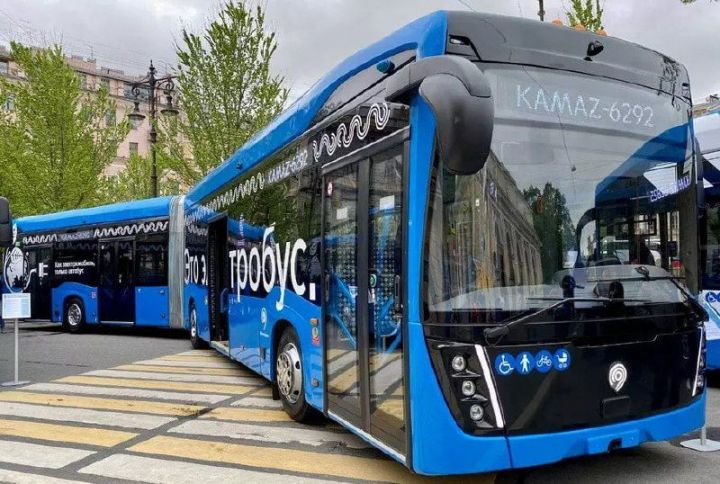 Минниханов заявил, что «КАМАЗ» планирует поставлять в Узбекистан автобусы и электробусы