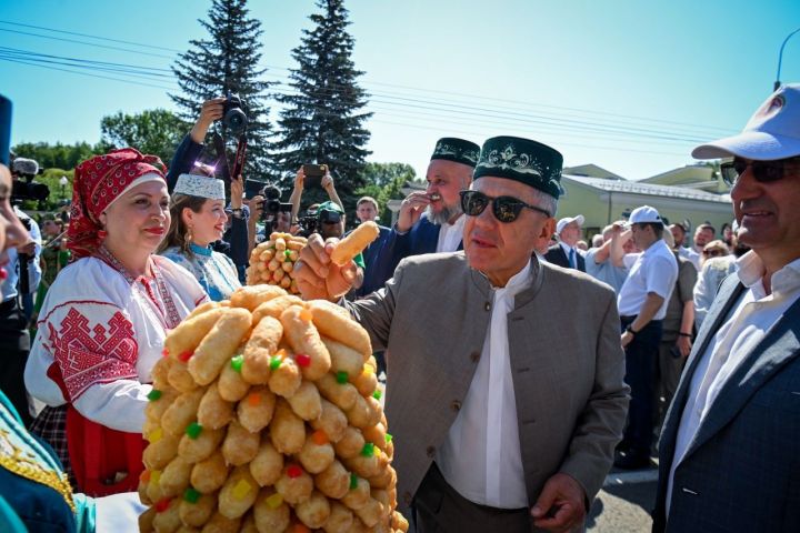 Минниханов пожелал «братскому Кузбассу» процветания