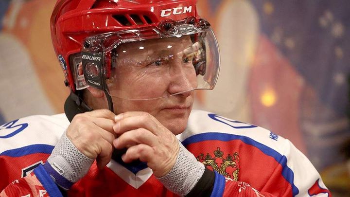 Песков ответил на отказ президента Финляндии играть в хоккей с Путиным