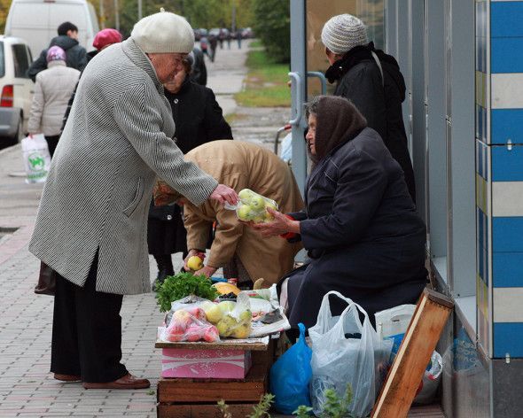 Челнинских бабушек начнут штрафовать за торговлю в неположенных местах
