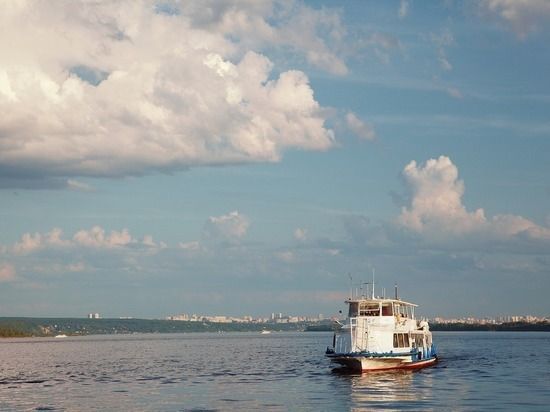 В Татарстане затонул прогулочный теплоход