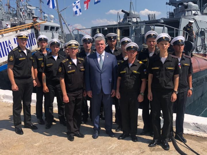 Наиль Магдеев в Севастополе поздравил моряков с Днем ВМФ