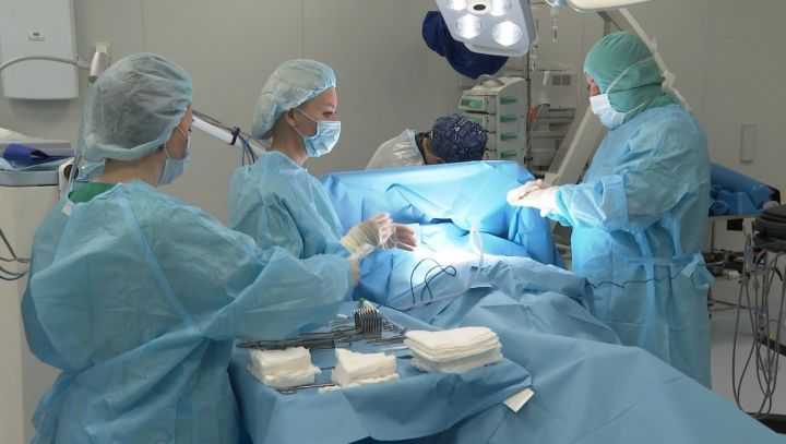 В Челнах онкологи удалили пациентке 6-килограммовую опухоль