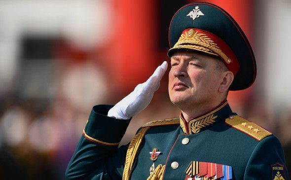 Минниханов поздравил генерал-полковника Лапина с присвоением звания Героя РФ