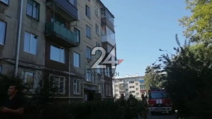 Мужчина устроил пожар в подвале многоквартирного дома в Казани