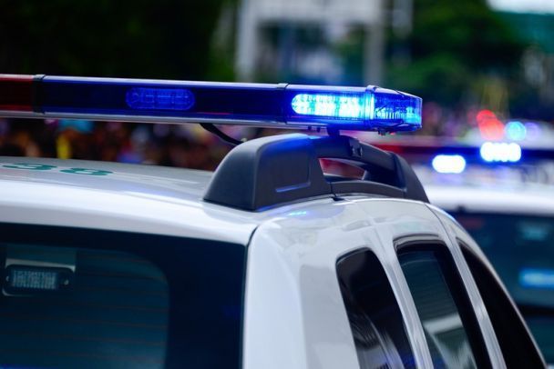 Мужчина и женщина украли детскую одежду и ранили охранника в казанском магазине
