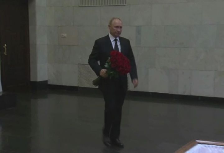 Владимир Путин простился с Горбачевым в Центральной клинической больнице