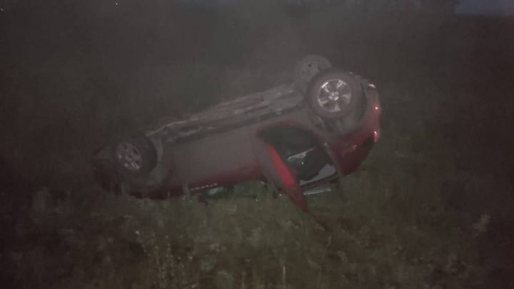В Татарстане иномарка вылетала в кювет и перевернулась – погибла женщина-водитель