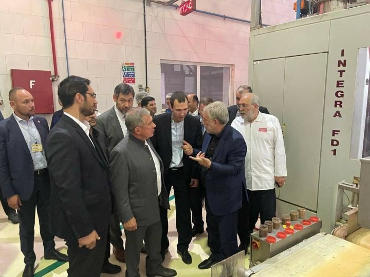 Минниханов посетил кондитерскую фабрику Shirin Asal в Тебризе