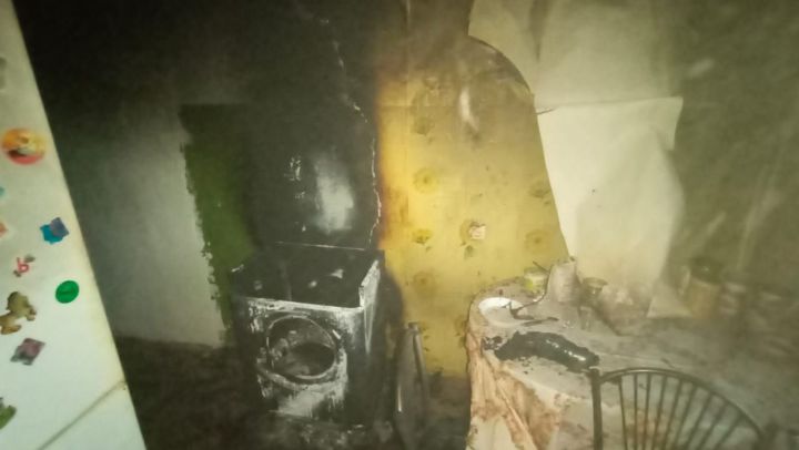 В Альметьевске эвакуировали дом из-за загоревшейся стиральной машины