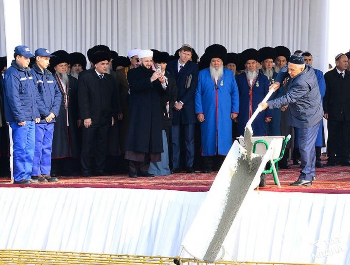 Рустам Минниханов принял участие в закладке новой мечети в Туркменистане