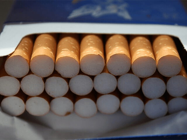 Количество курящих людей в России сократилось с 69% до 21%
