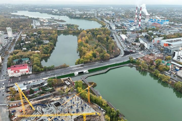 Рустам Минниханов открыл мост по улице Назарбаева в Казани