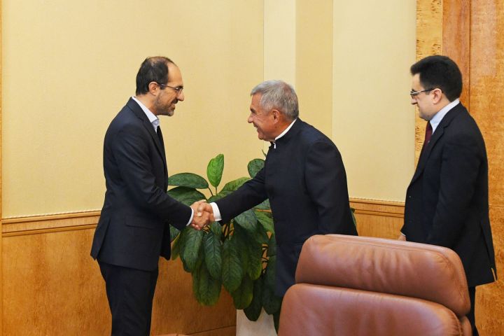 Минниханов встретился с замминистра экономики Ирана Мохаммадом Джавадом Шарифзаде