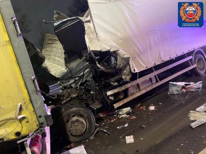 В Челнах из-за столкновения с фурой погиб водитель грузовика