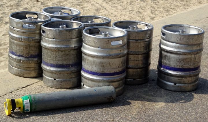 В Челнах мужчина украл 50 литров пива
