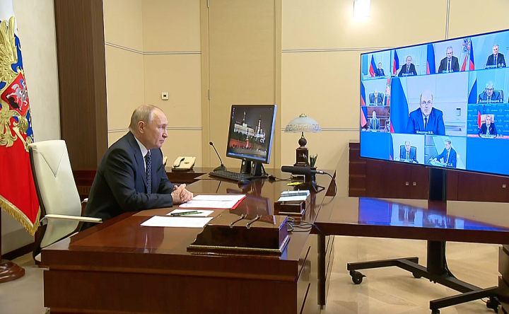 Владимир Путин обсудил с членами Совбеза информационную безопасность РФ
