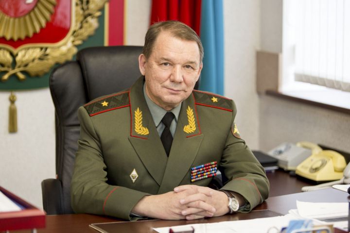 Военный комиссар РТ поздравил артиллеристов с профессиональным праздником