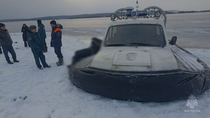 В Зеленодольском районе мужчина пошел проверять лед на Волге, но провалился и утонул
