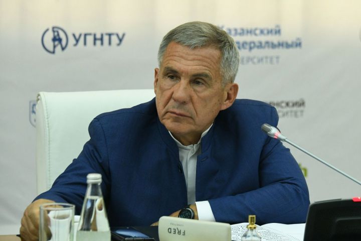 Минниханов подписал закон о бюджете Татарстана на следующий год
