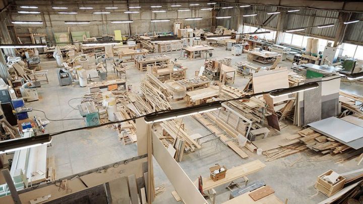 В Челнах директор мебельной фабрики обманула клиентов на 1,8 млн рублей