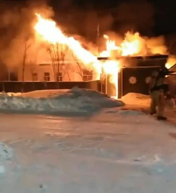 Стали известны подробности пожара в частном доме в Кукморе