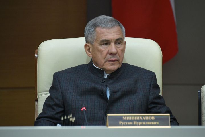 Минниханов наградил военного комиссара Татарстана орденом Дуслык