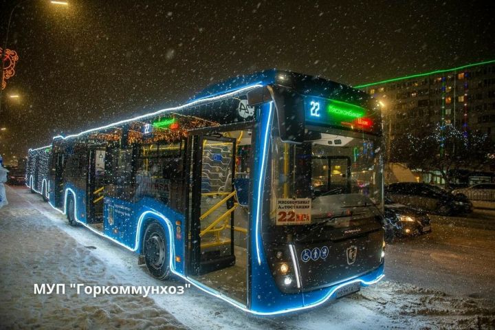 Челнинские автобусы нарядили к праздникам