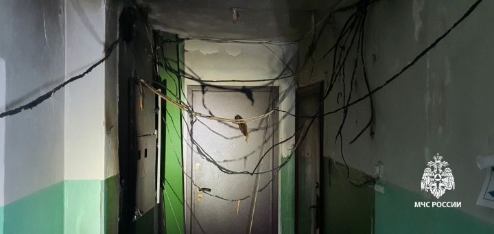 Двух женщин госпитализировали в больницу после пожара в доме на улице Четаева