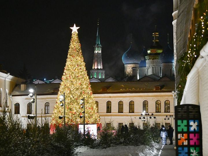 Новогодняя ярмарка открылась в Казанском Кремле