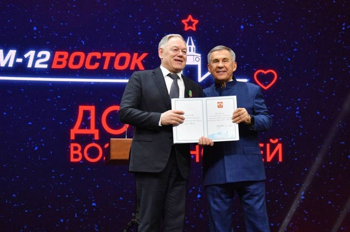 Минниханов наградил Петушенко орденом «За заслуги перед Татарстаном»