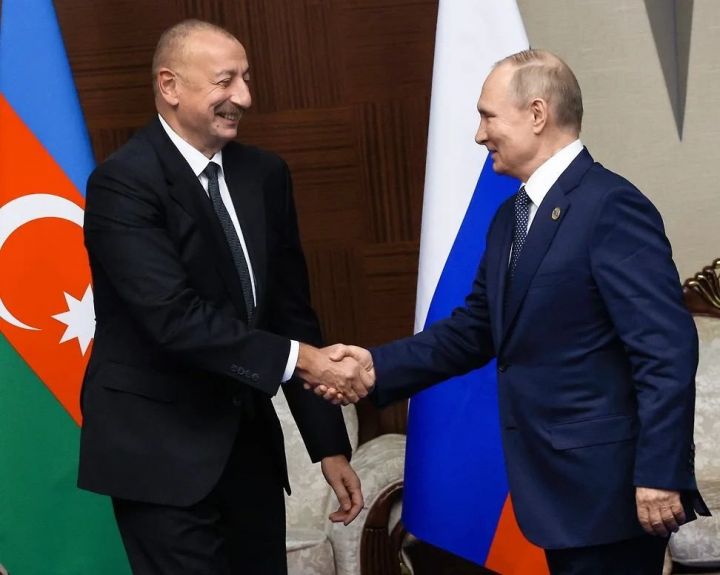 Путин поздравил президента Азербайджана с днем рождения