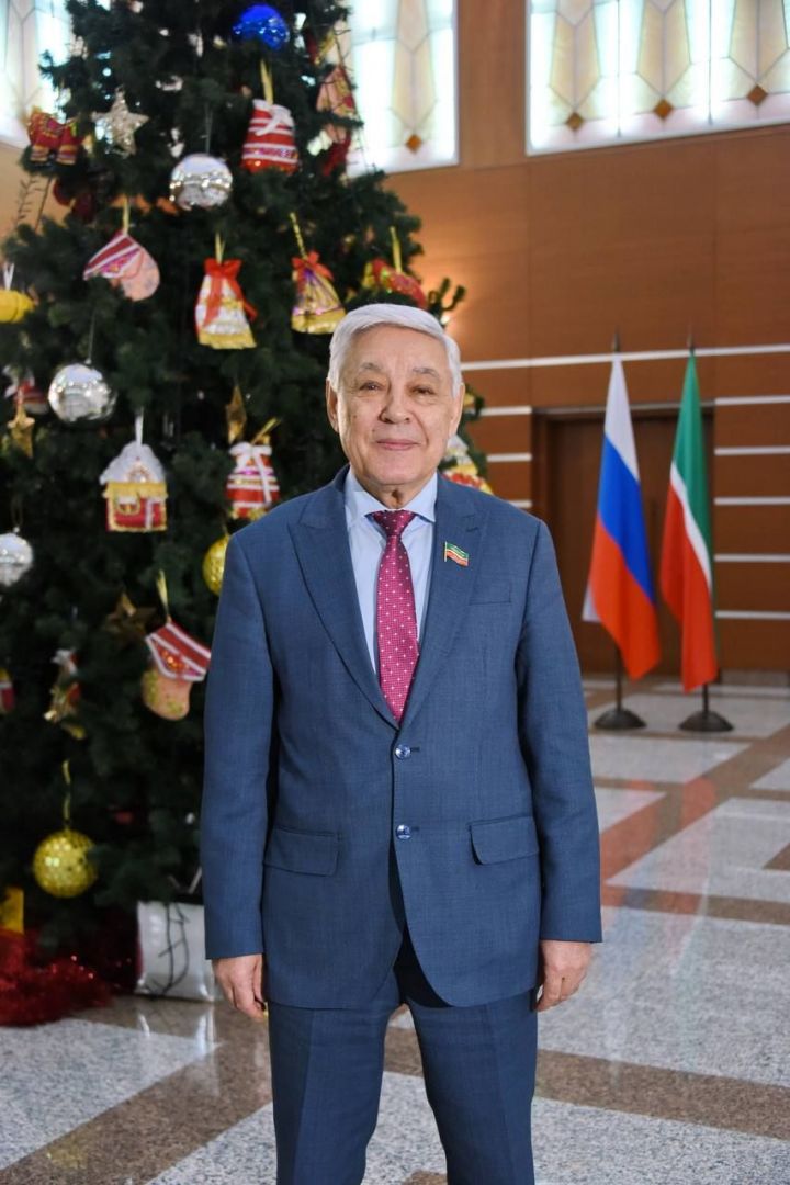 Фарид Мухаметшин поздравил татарстанцев с Новым годом