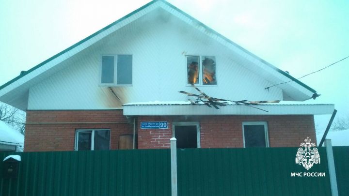 В Казани ребенок играл со спичками дома и устроил пожар