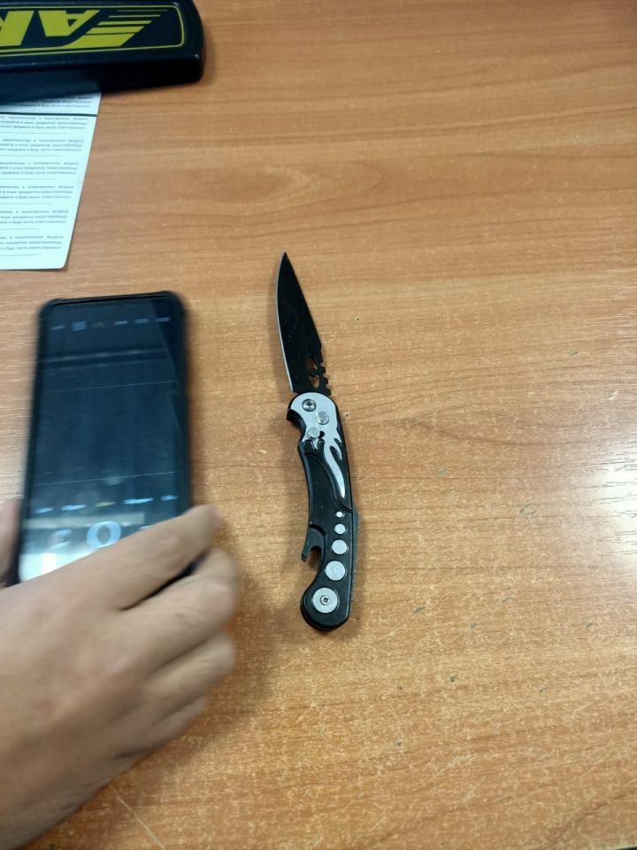 В Спасском районе мужчина попытался пронести в суд нож
