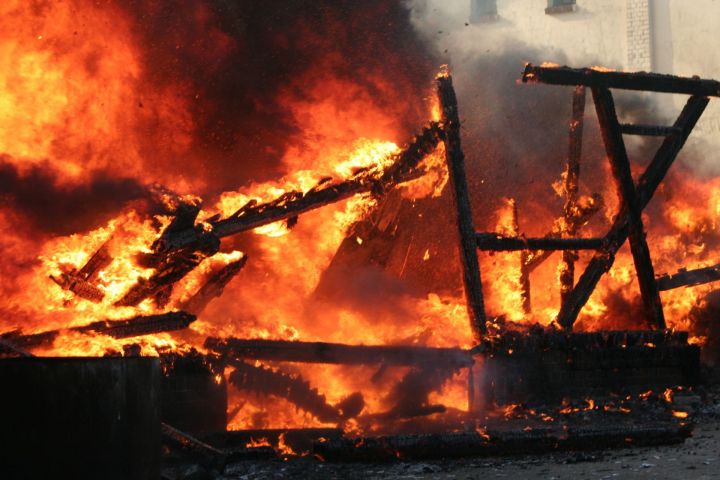 Мужчина спасся из горящего дома в Тукаевском районе