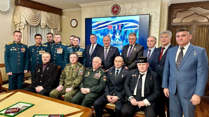 В Полпредстве Татарстана в Москве встретились с 17 Героями России