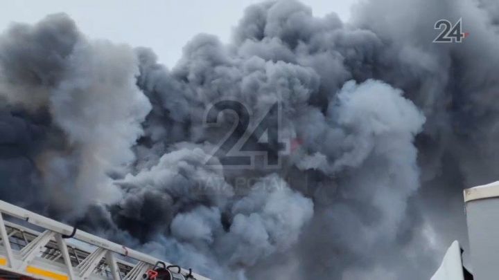 Превышения вредных веществ в воздухе в районе крупного пожара в Казани не выявлено